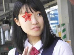 積極的な痴漢男の快楽責めに嫌がるどころかホテルハメ承諾する純粋系JK