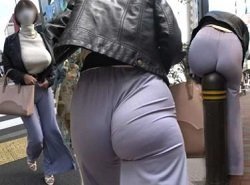 ノーブラ乳首ポチで美爆乳揺らしながら歩いてるモデル体型お姉さんを視姦堪能