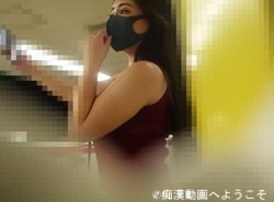 スケベ好きで痴女ゆえに電車痴漢されたら即エロスイッチONするお姉さん