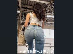 スラッとキュッとプリッとしてるクビレ美女のデニム越しプリ尻を尾行的堪能