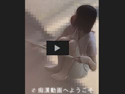 中途採用OLの胸チラと営業OLのノーパンノーブラ姿が堪能できるエロ動画