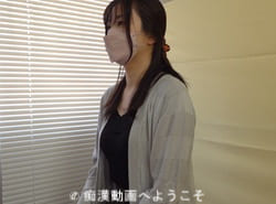 いい奥さん雰囲気ある右乳首ビンビンな人妻がおっぱい触診受ける一部始終
