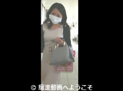 膝下丈スカートでもローアングルパンチラ撮影記録された女性たち４名堪能