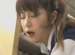 図書館通路で強制アクメ痴漢され受け入れハメ悶える可愛いポニテJK